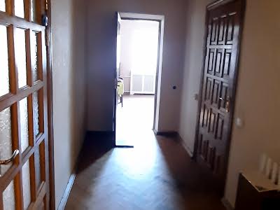 квартира за адресою Срібнокільська вул., 20