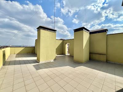 квартира за адресою Українська вул., 83б