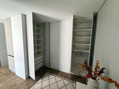 квартира по адресу Салютная ул., 2