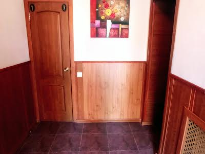 комерційна за адресою Солідарності, 535