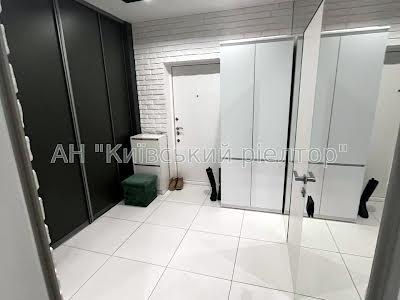 квартира по адресу Драгоманова ул., 2а