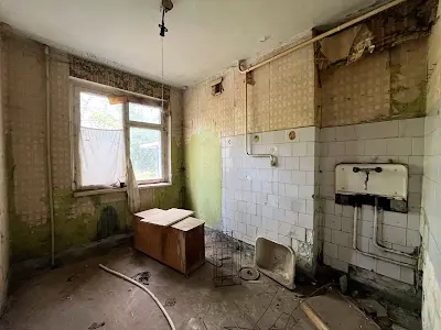 комерційна за адресою Міру, 21