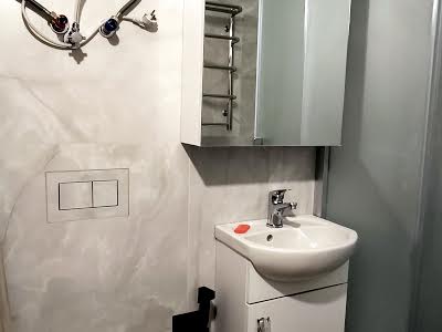 квартира за адресою Залізнична вул., 32