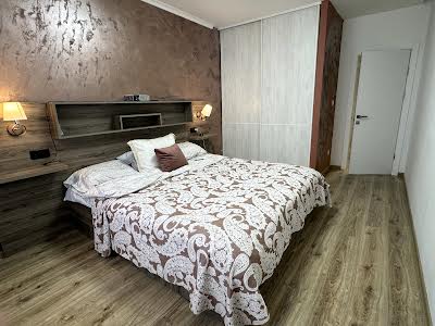 квартира за адресою Височана вул., 18