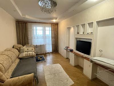 квартира по адресу Гонгадзе Георгия просп. (Советской Украины), 18-З