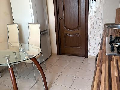 квартира за адресою Калинова вул., 81