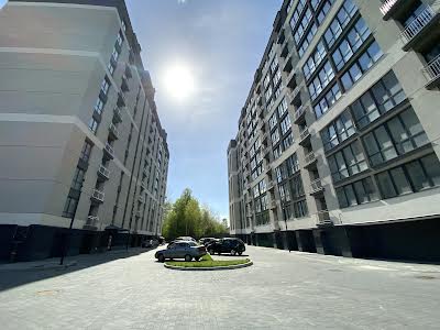 квартира за адресою Довженка, 31