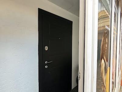 комерційна за адресою Миру вул., 36