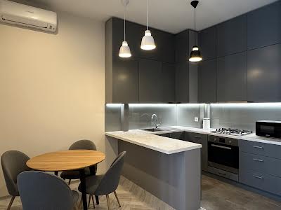 квартира за адресою Під Дубом вул. (Космонавтів), 24