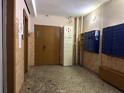 квартира по адресу Ревуцкого ул., 44