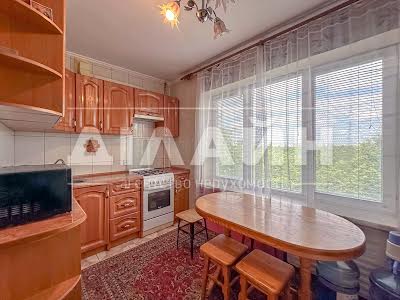 квартира за адресою Стародніпровська вул., 3