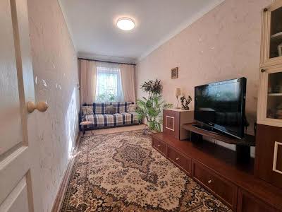 квартира за адресою Михайла Бойчука вул. (Кіквідзе), 23