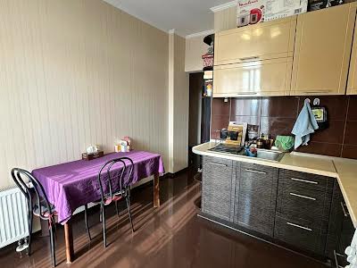 квартира за адресою Регенераторна вул., 4 к1