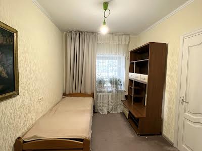 квартира за адресою Леся Курбаса просп., 18г