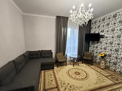 квартира за адресою Героїв Небесної Сотні просп., 18/5