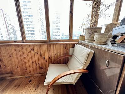 квартира по адресу Ревуцкого ул., 44