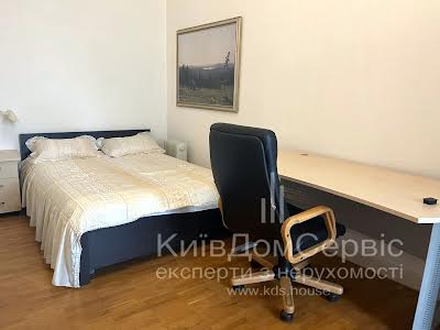 квартира за адресою Заньковецької вул., 4