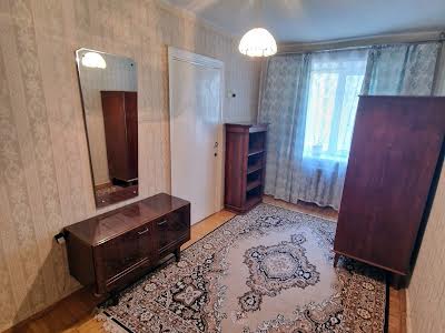 квартира за адресою Першотравнева вул., 8а