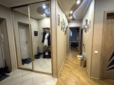 квартира за адресою Наумова, 66