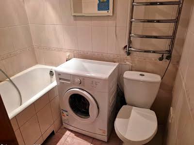 квартира по адресу Строителей ул., 8
