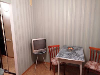 квартира за адресою Каштанова вул., 8-Б