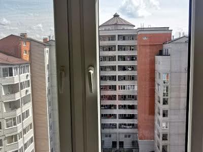 квартира по адресу Українська ул., 83б