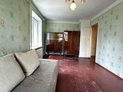 квартира по адресу Строителей ул., 12
