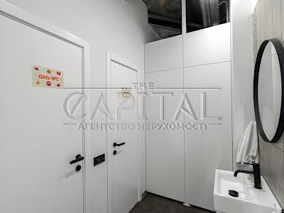 комерційна за адресою Саксаганського вул., 120
