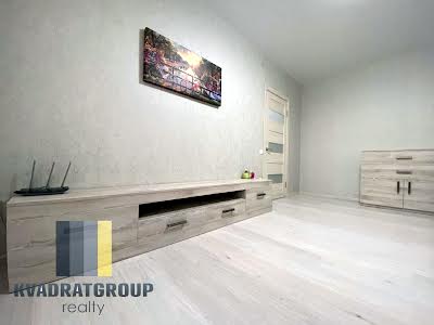 квартира за адресою Високовольтна вул., 14А