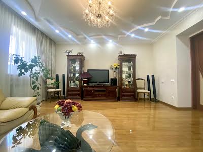 квартира за адресою Михайла Болтенка вул., 40