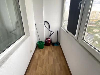 квартира за адресою Дніпровська набережна вул., 26