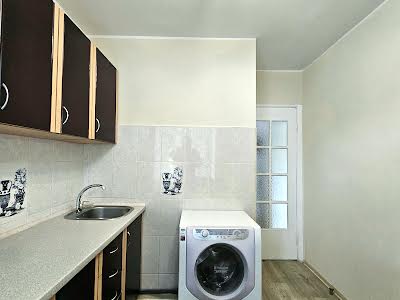 квартира по адресу Строителей ул., 8
