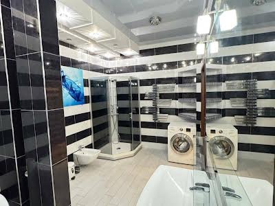 квартира за адресою Літературна вул., 1а