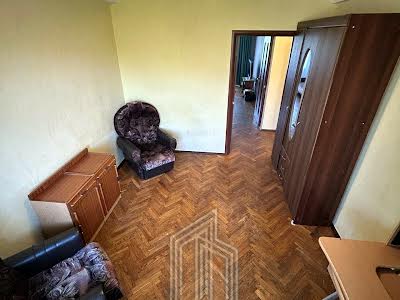 квартира за адресою Кирилівська вул. (Фрунзе), 131