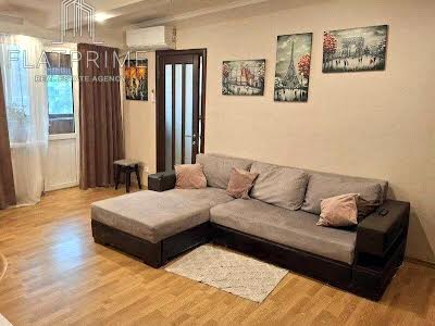 квартира за адресою Ольжича вул., 11