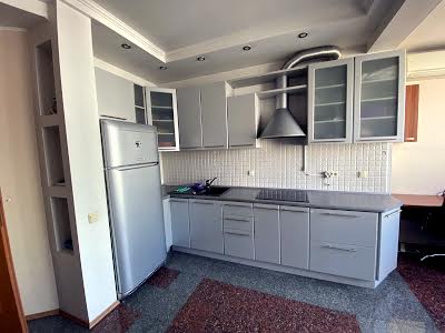 квартира за адресою Миколи Бажана просп., 12