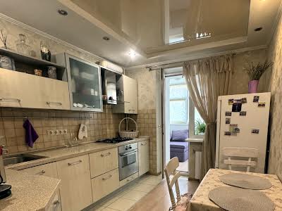 квартира за адресою Рибальська вул., 8