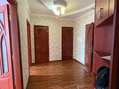 квартира за адресою Василя Симоненка вул., 2-Б