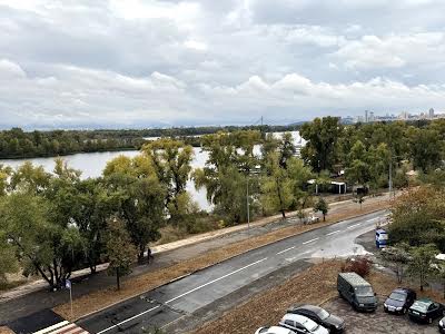 квартира за адресою Київ, Прирічна вул., 27