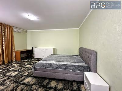 квартира за адресою Старонаводницька вул., 4-В