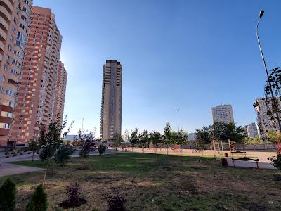 квартира по адресу Соломии Крушельницкой ул., 13