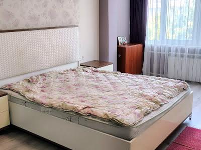 квартира за адресою Героїв Небесної Сотні вул., 9