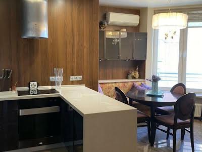 квартира за адресою Київ, Миколи Амосова вул., 4