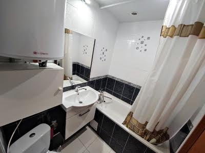 квартира по адресу Тополя-2 ул., 34