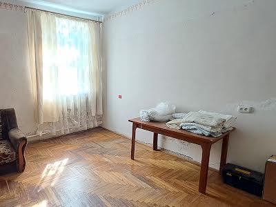 квартира за адресою Довженка вул., 13