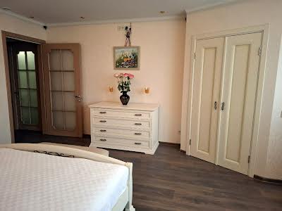 квартира по адресу Александра Мишуги ул., 12