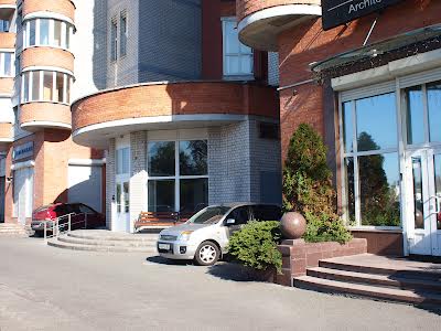 квартира за адресою Саперно-Слобідська вул., 8