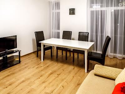квартира за адресою Регенераторна вул., 4