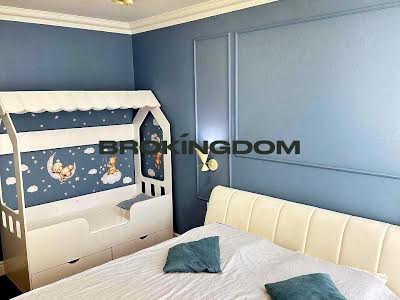 квартира за адресою Регенераторна вул., 4
