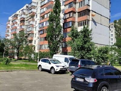 квартира за адресою Приозерна вул., 8б